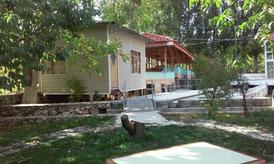 Alanlar Alabalik Ve Otel Ağlasun Esterno foto