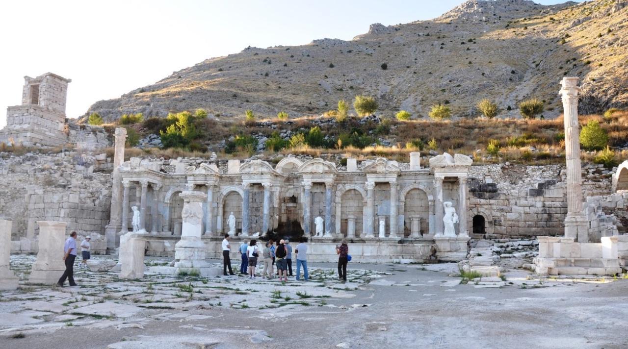 Alanlar Alabalik Ve Otel Ağlasun Esterno foto
